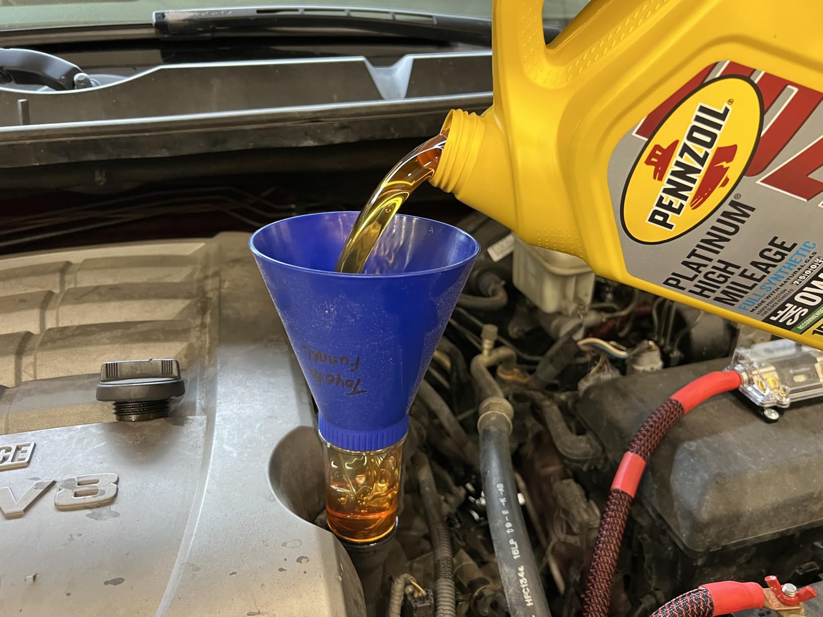 Locking Oil Funnel | Toyota Lexus Scion | No-Spill Tool Screws Directly INTO Filler | Fast & Easy Oil Change/Fill with No Mess!